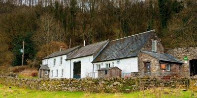 Exterior view of YHA Brecon Beacons Danywenallt YHA Brecon Beacons Danywenallt exterior
