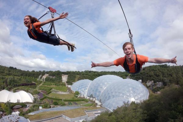 Young people on the Hangloose Adventure SkyWire