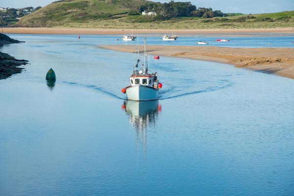 Fishing boat approaching Padstow