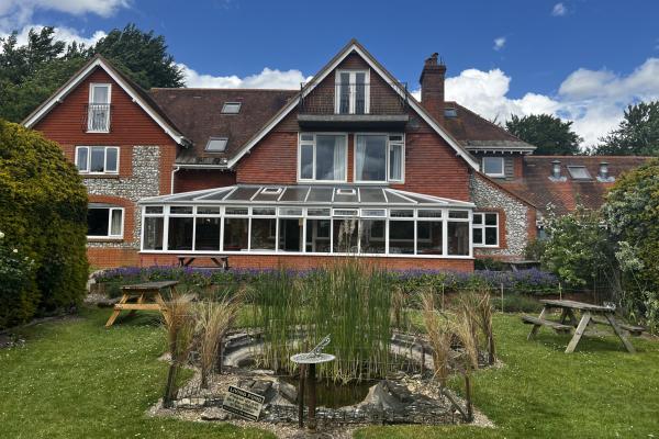 YHA Cholderton Stonehenge exterior