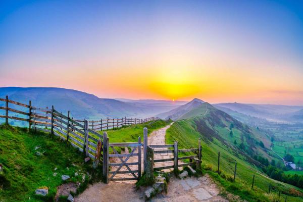 Beautiful sunrise near the Great Ridge at Mam Tor. Peak District