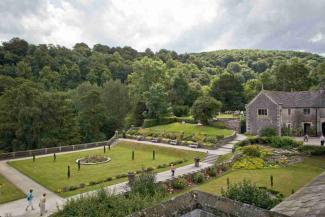 YHA Ilam Hall gardens