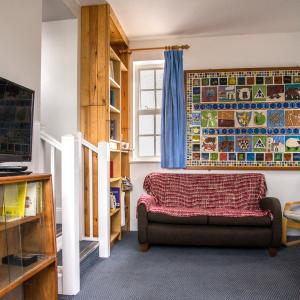 YHA Leominster seating area