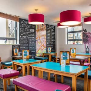 YHA London Oxford Street Dining Area