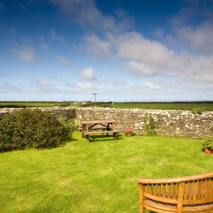 YHA Elmscott Bunkhouse Garden