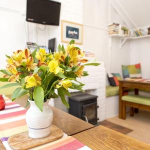 YHA Jordans dining room