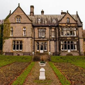 YHA Castleton exterior