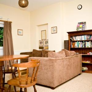 YHA Streatley Lounge