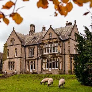 YHA Castleton Losehill Hall exterior