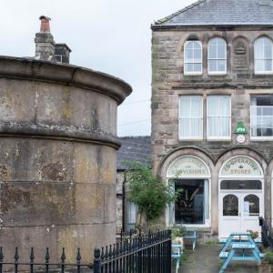 Exterior view of YHA Youlgreave building