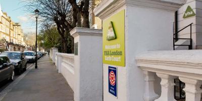 YHA London Earl's Court entrance