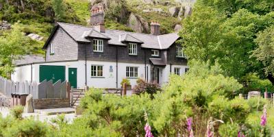 YHA Idwal Cottage Exterior