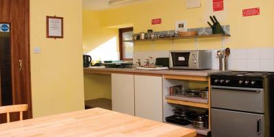 YHA Alstonefield kitchen