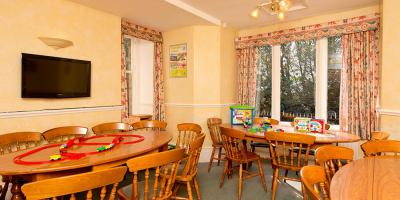 YHA Eyam dining room