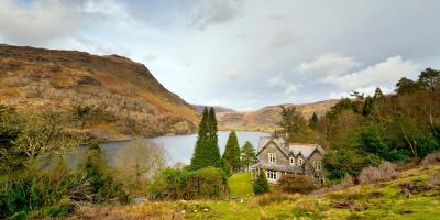 YHA Snowdon Bryn Gwynant lake view