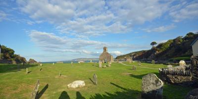 Cwm-yr-Eglwys, Dinas Bay, Pembrokeshire