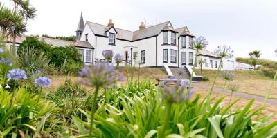 YHA Lizard Point exterior