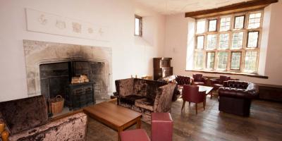 YHA Wilderhope Manor lounge