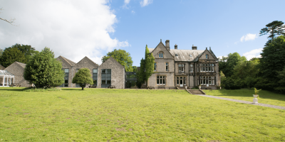 View of YHA Castleton Losehill Hall on a sunny day