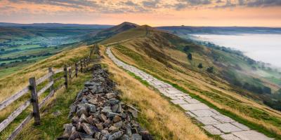 Running from Castleton Losehill Hall, view along Mam Tor ridge