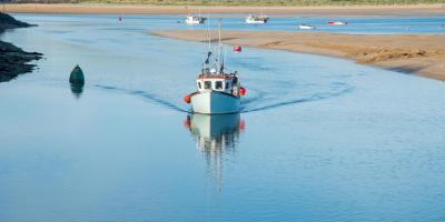 Fishing boat approaching Padstow