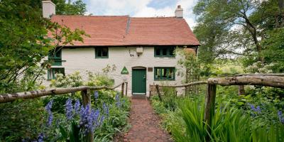 YHA Tanners Hatch Surrey Hills exterior