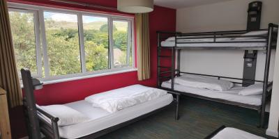 Bedroom with bunk beds at YHA Malham