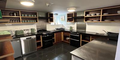 YHA Rowen self-catering kitchen