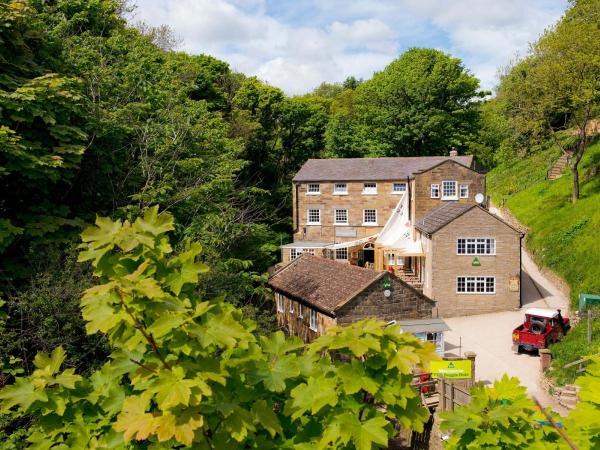 YHA Boggle Hole exterior