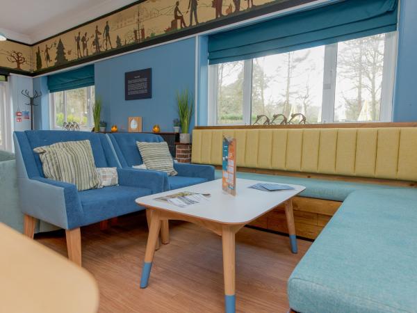 YHA Holmbury St Mary Surrey Hills dining area