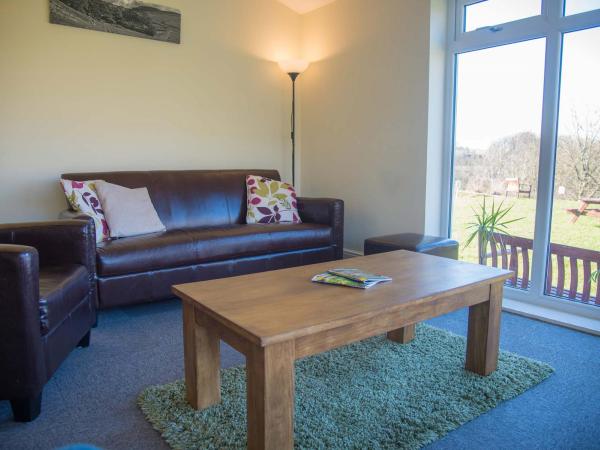 YHA Ingleton lounge