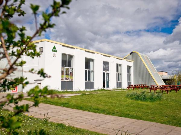 YHA Manorbier exterior