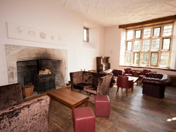 YHA Wilderhope Manor lounge