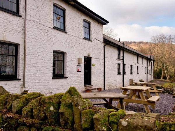 YHA Brecon Beacons exterior