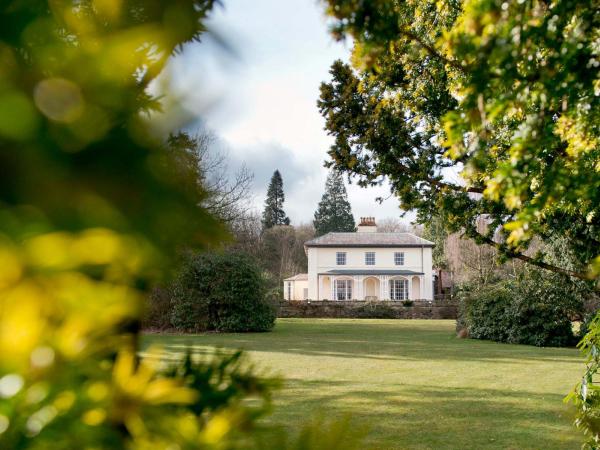 YHA Hawkshead exterior 