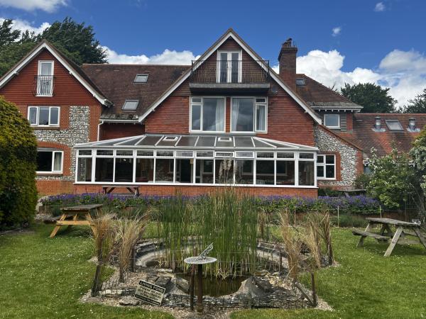 YHA Cholderton Stonehenge exterior